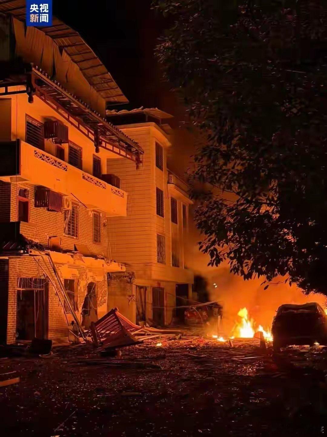 【广西兴安县发生一起爆炸事故致7死17伤！】据广西桂林市兴安县公安局今日发布警情