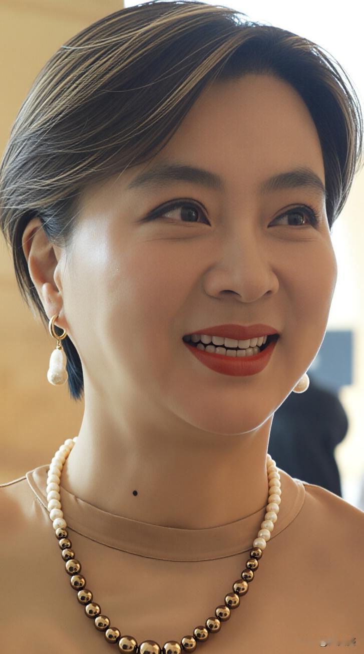 六十三岁的李玲玉，还是那么美。