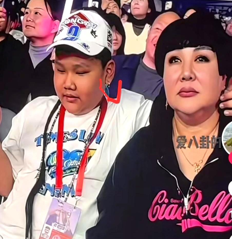 郭德纲这操作，真是让人看不懂了。大儿子郭麒麟，从小被管得死死的，在家连个自己