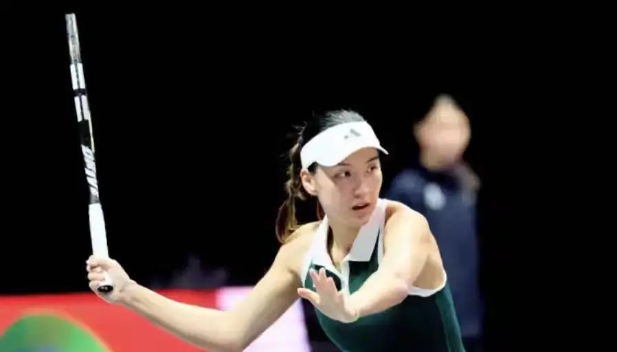 2-0掀翻世界第一！王欣瑜昨晚把斯瓦泰克打到没脾气。一发得分率飙到78%，