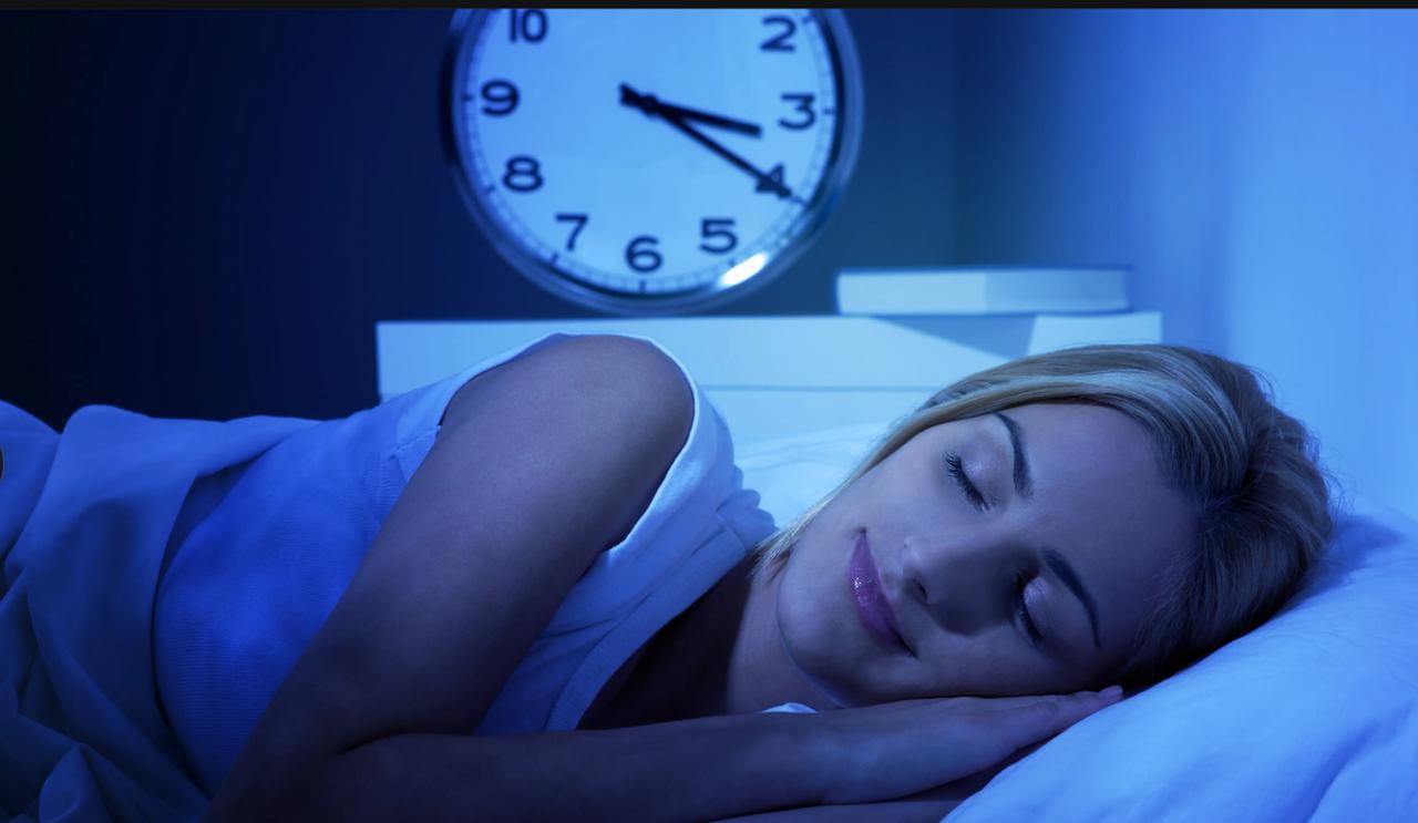 你被骗了30年！8小时睡眠是谎言，中年人一觉醒来就是噩梦昨天去医院，医生问我