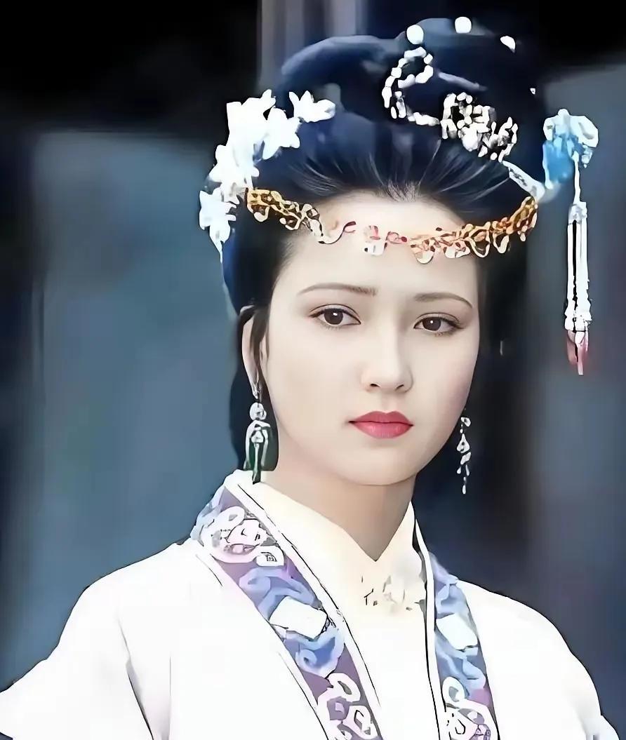 何晴的突然去世给所有女性一个警告我分析了她突然去世的三个原因第一，她