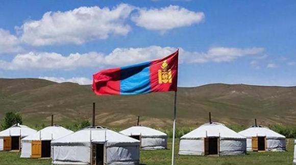 中国要注意外蒙古崩溃大逃亡控制边境，中国对待外蒙古不要心态善，看看外蒙古人对待中