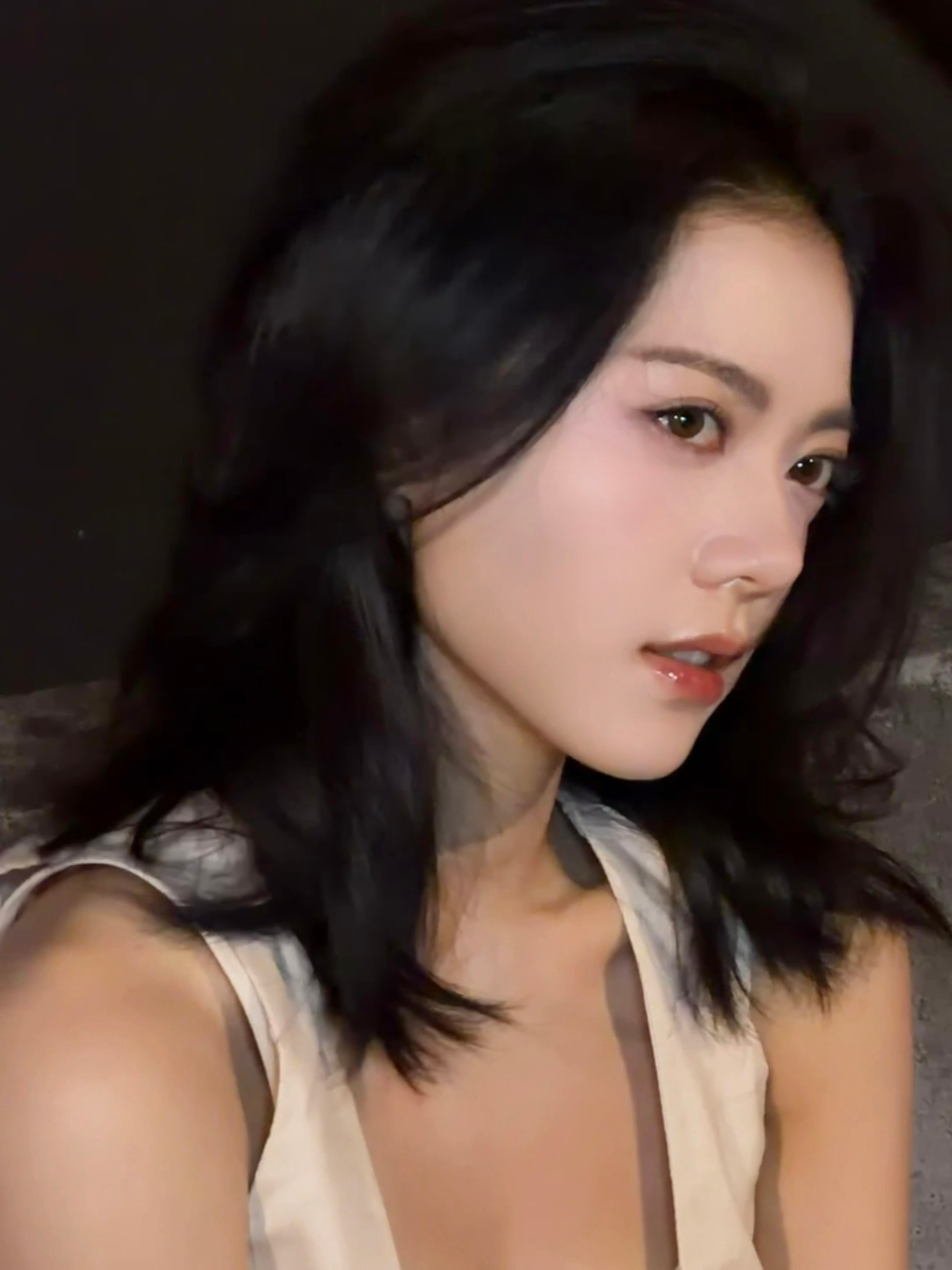 #赵今麦#感受，属于的力量。​