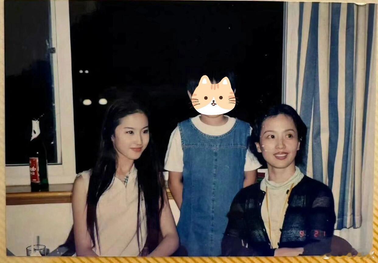 好养眼的一对神仙母女​​​