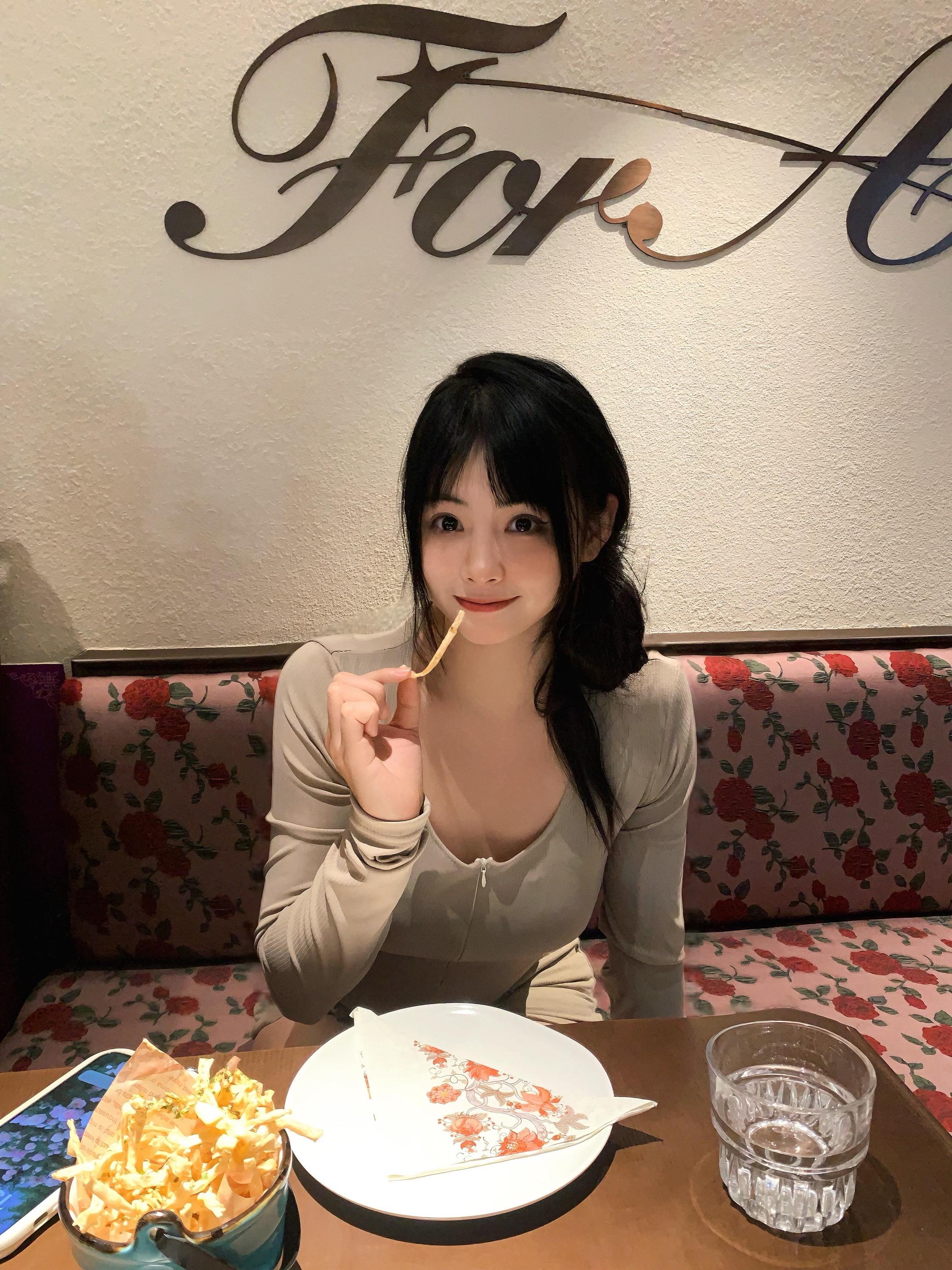 现在觉得梨形身材特爽。