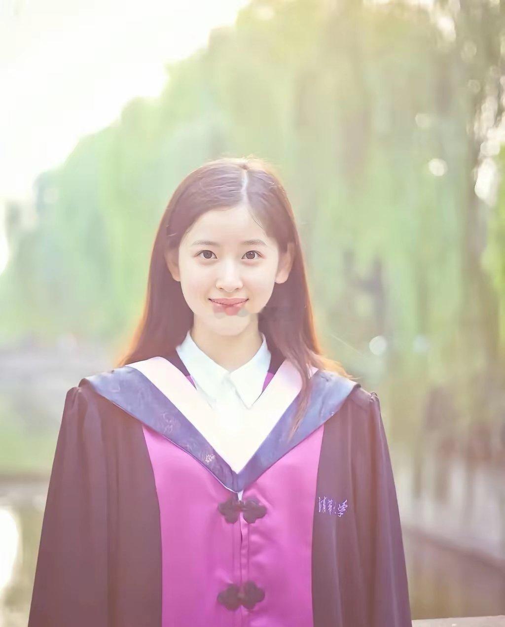奶茶妹妹章泽天早期果然很清纯 感觉当女明星都算数一数二的颜值 ​