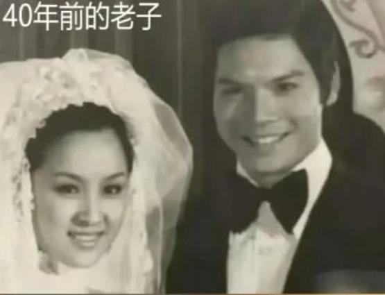 向华强年轻时到底有多帅？王晶说过一句很直白的话：“比现在帅20倍。”能把见惯