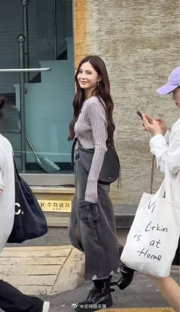 沈梦辰私服审美沈梦辰的私服简直就是行走的时尚指南，每一套搭配都好看到爆，真的太