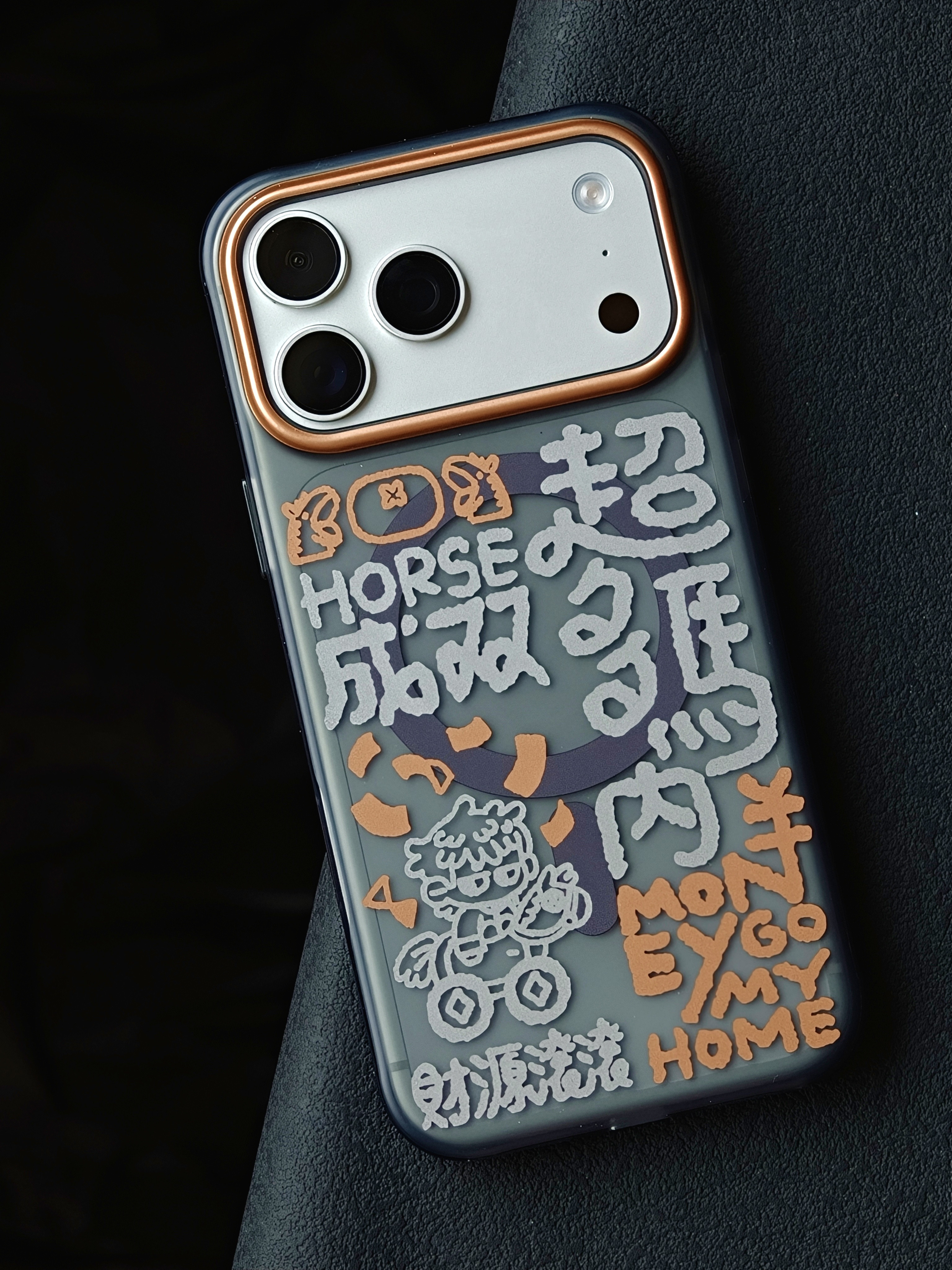 咦，PANDAER家的iPhone17系列手机壳也加上拍照按键了～今年马