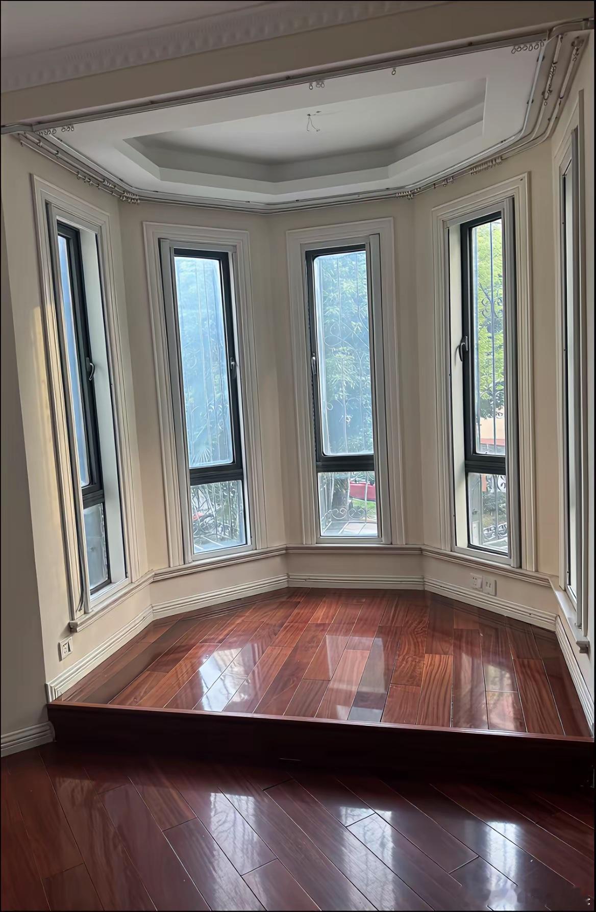 开放商送的空间能干啥，设计师说做个柜子，8000块