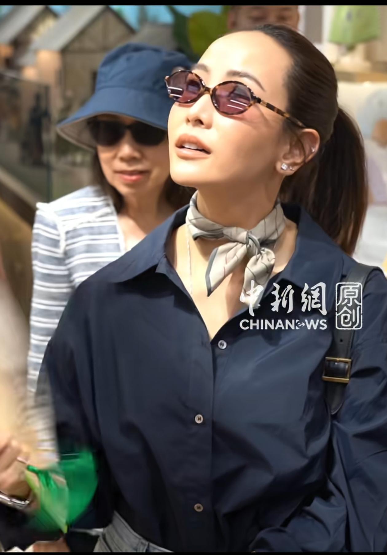 泰国总理阿努廷的夫人气质丝毫不输前任女总理佩通坦！而且还有一点相似之处，那就是他