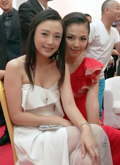 2012年刘涛和秦岚的合照​​​