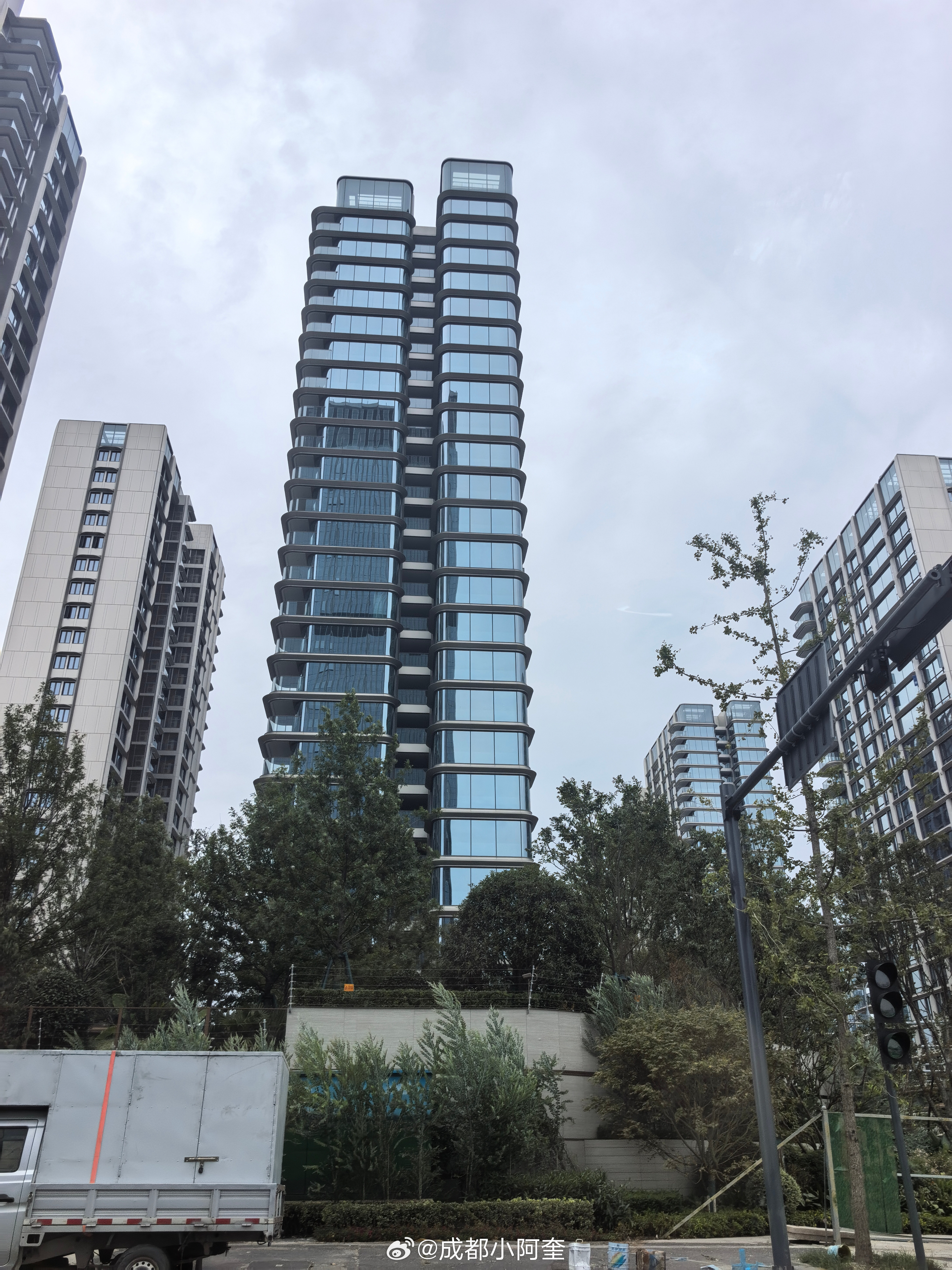 看小区外观，这房子在成都是什么水平？成都·天府公园