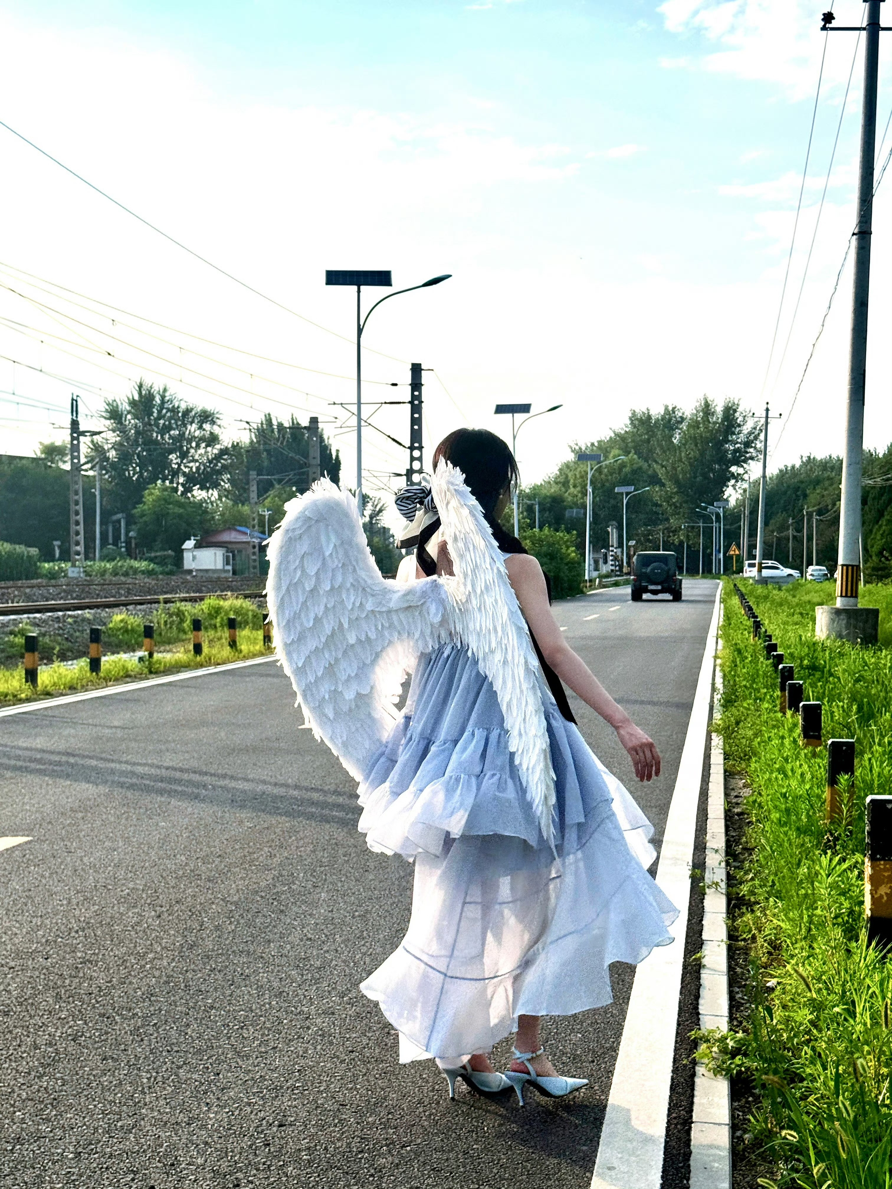 陈都灵live这是人类能承受的美貌吗陈都灵天使翅膀转圈圈陈都灵身着浅蓝纱裙，背