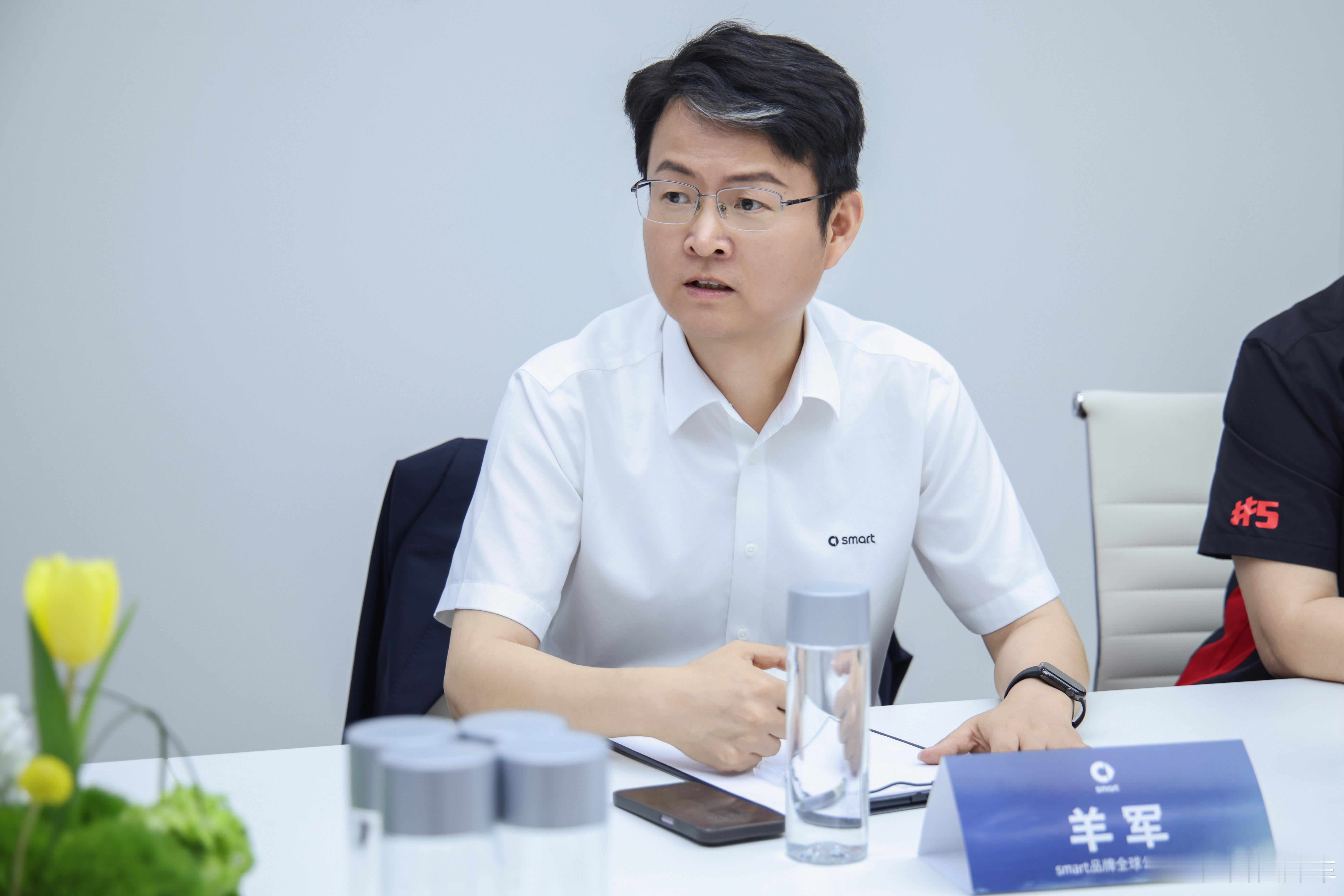 成都车展期间，smart除了发布改款的精灵1号，还释放了两个重要信息：一是将推