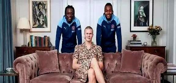 哈兰德刚续约9年，先躺了27场20球，脚踝又肿。他爸一句“他老了