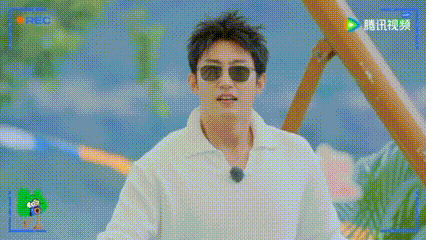 王安宇说自己是黄景瑜失散多年的弟弟现在就出发王安宇的临场反应真的是太搞笑了。在和