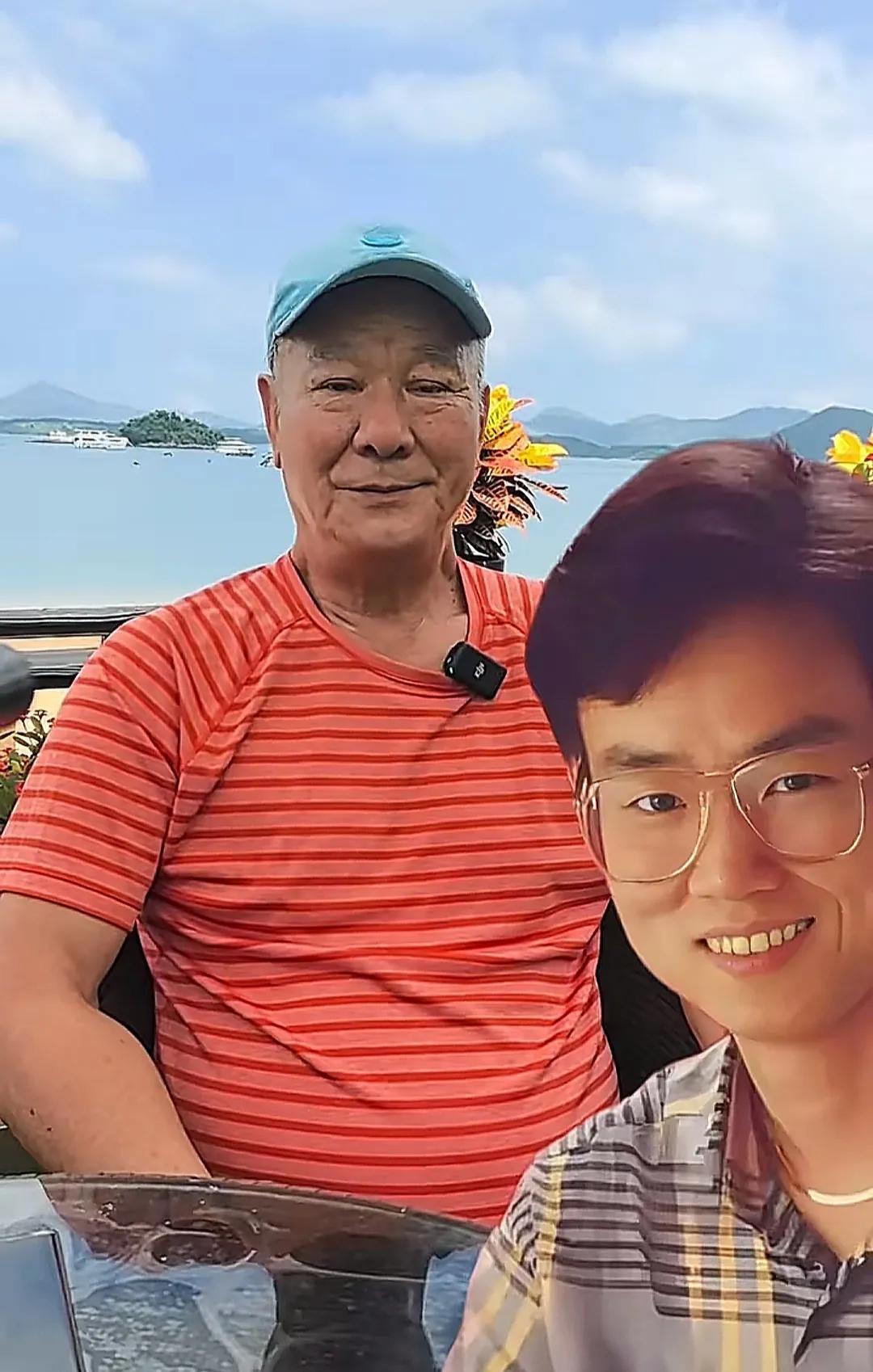 74岁李修贤批评80岁黄百鸣，贪心毁半生名望！5月26日，香港影坛大佬李修贤在