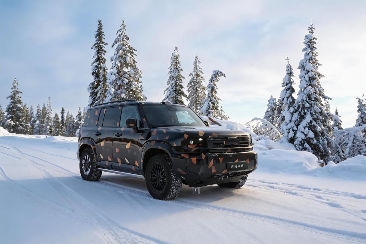 最近吉利银河战舰在北欧顺利完成冬测，我们根据伪装车和之前的概念车，简单做了一个还