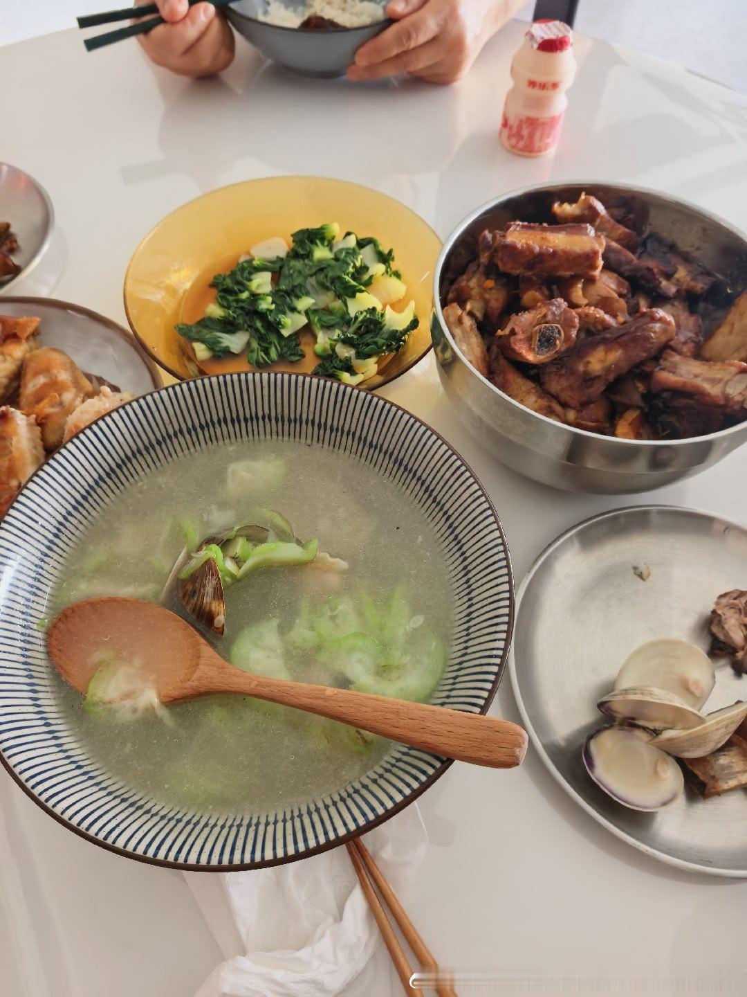 今天排骨烧糊了午饭要积极
