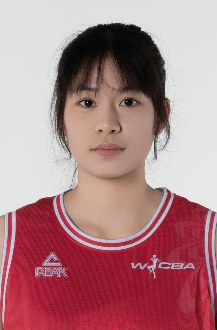 也许孙凤艺也是中国女篮后卫线新人重要选择！我之所以这样说，是因为浙江女篮的孙