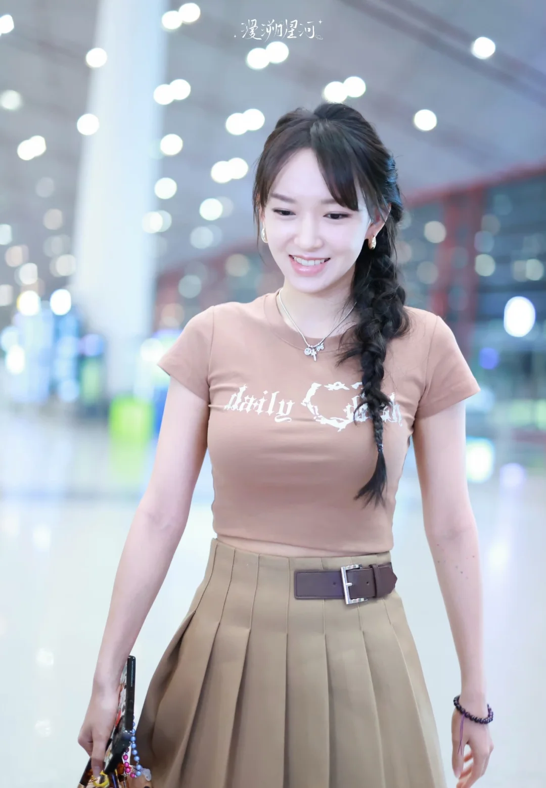 穿衣也显好身材的程潇