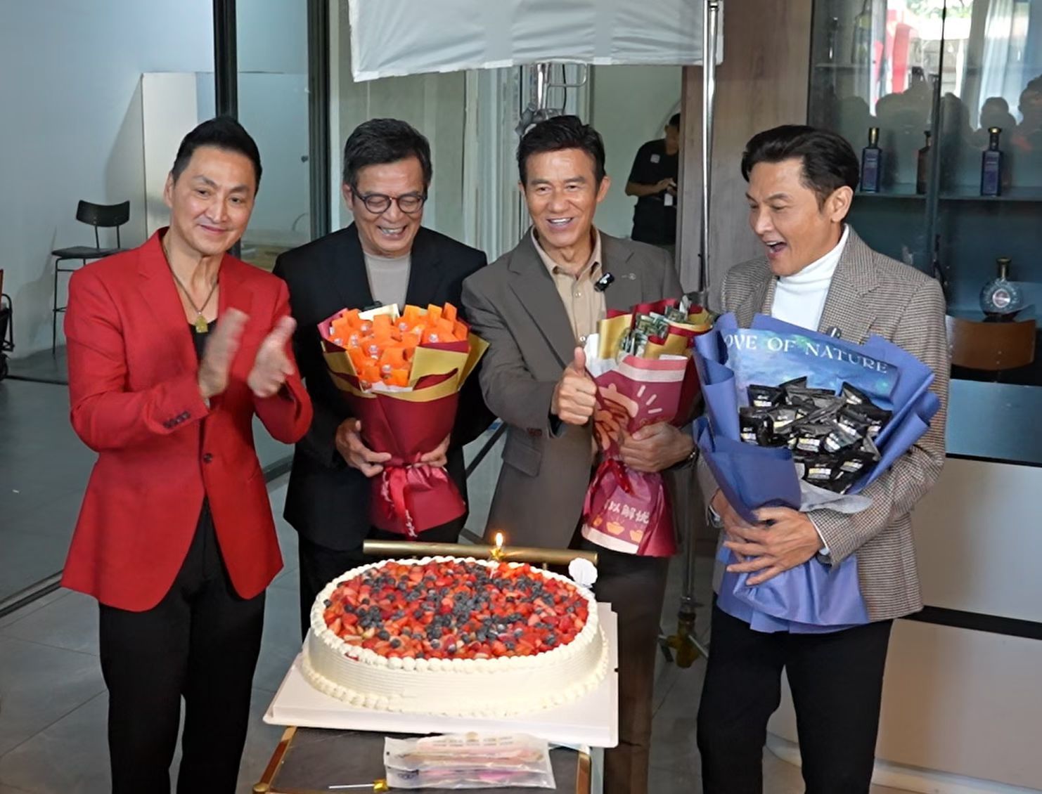 何家劲、黄日华、李子雄与关礼杰。