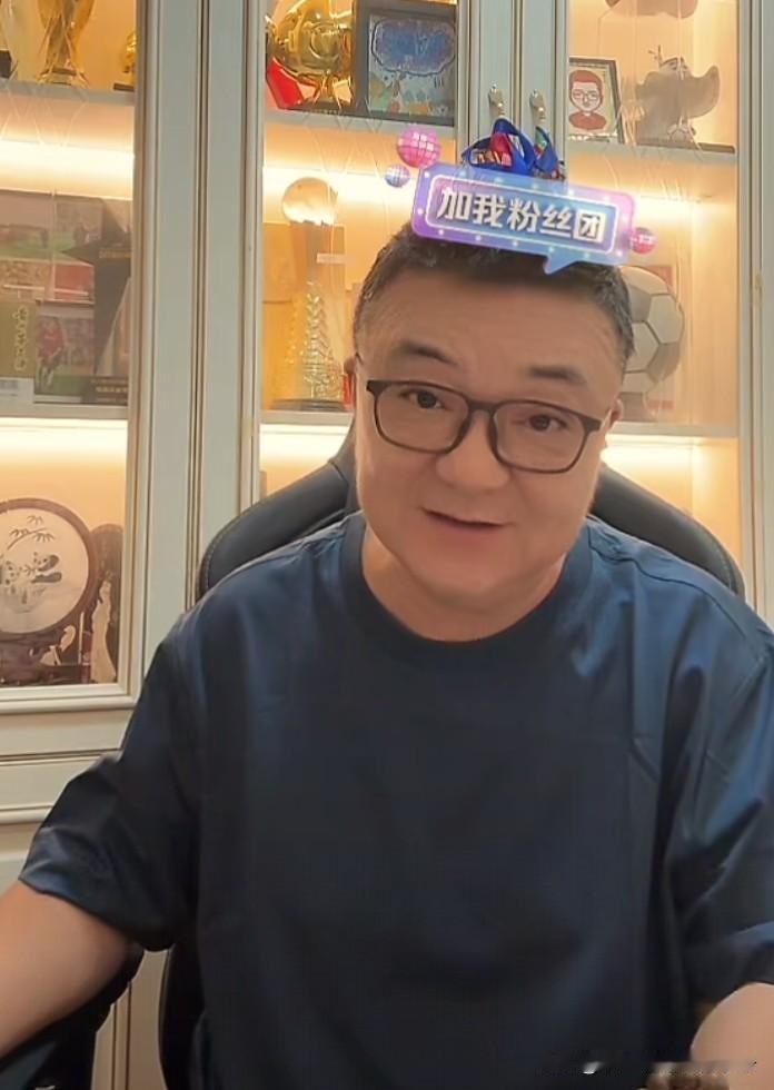董路感谢上海队教练。感谢他对于老二和黄子杰，顾博宇，小何的信任。上海队员也很接