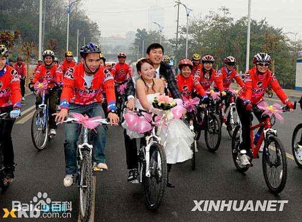 这个丈母娘，火到央视新闻icon！”江苏连云港，新郎上门接亲，想过被堵门刁难，但
