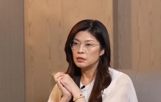 郑丽文说如果卢秀燕不宣布参选中国国民党党主席，她就会选择参选一旦她决定参选，即使