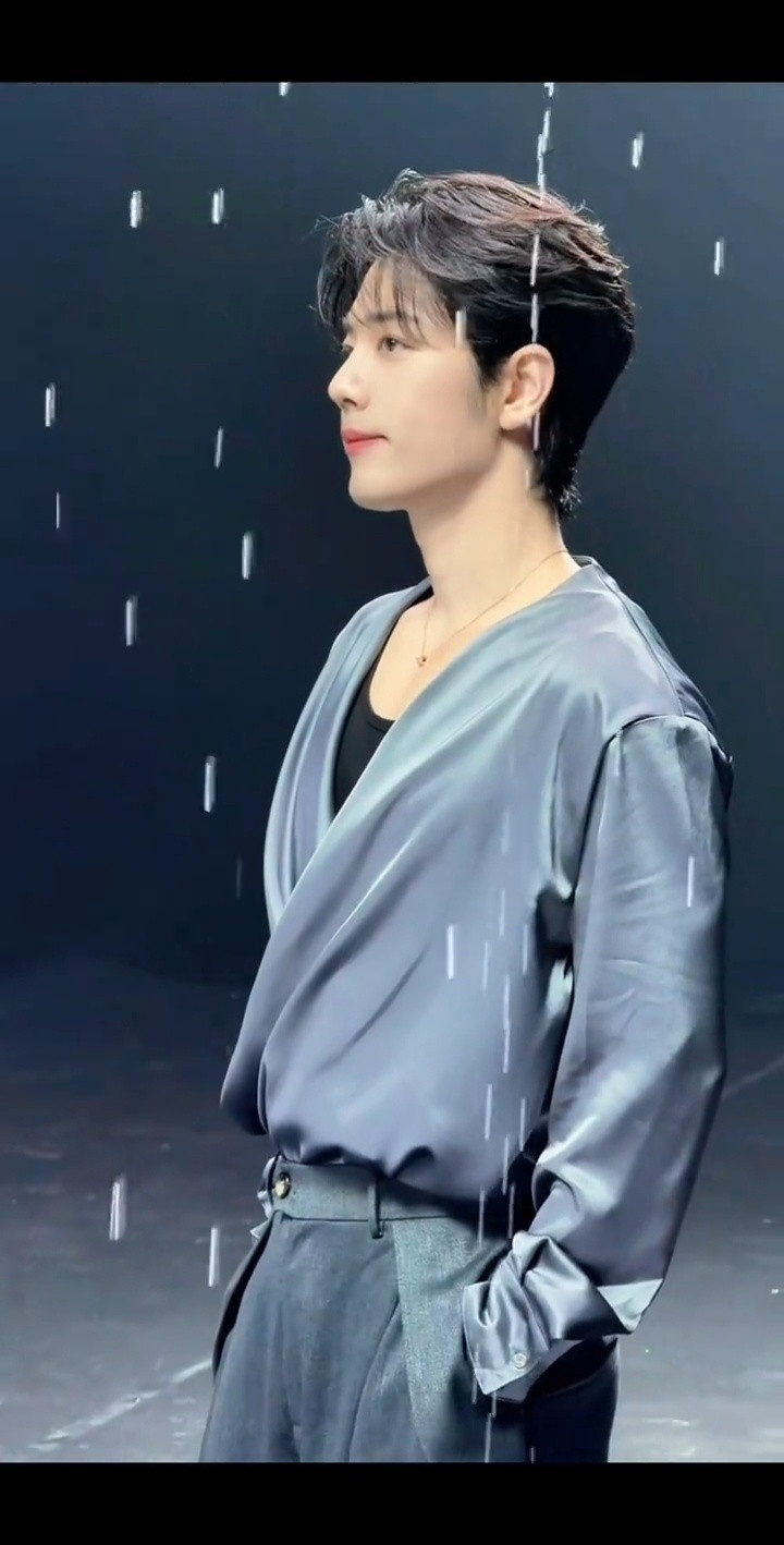 哥哥好漂亮，呜呜呜呜呜X﹏X肖战​​​