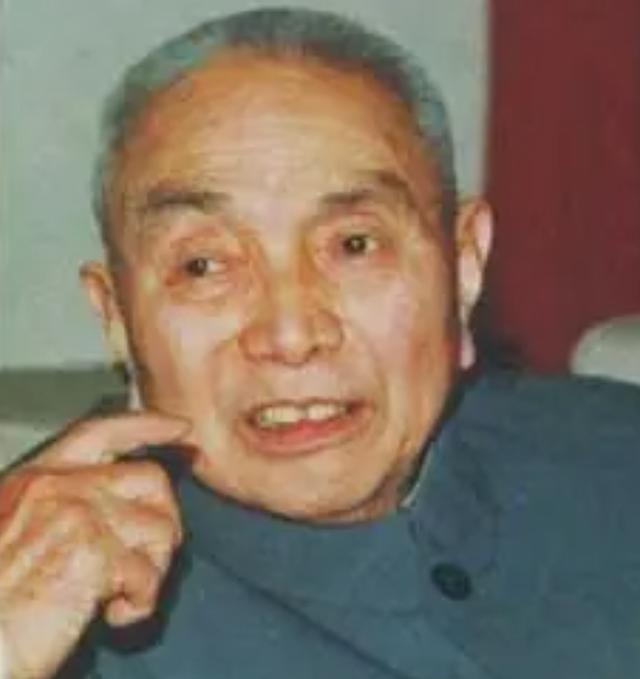 1997年10月20日，郭汝瑰被一辆大货车撞倒，抢救无效身亡，三天后，他家突然收