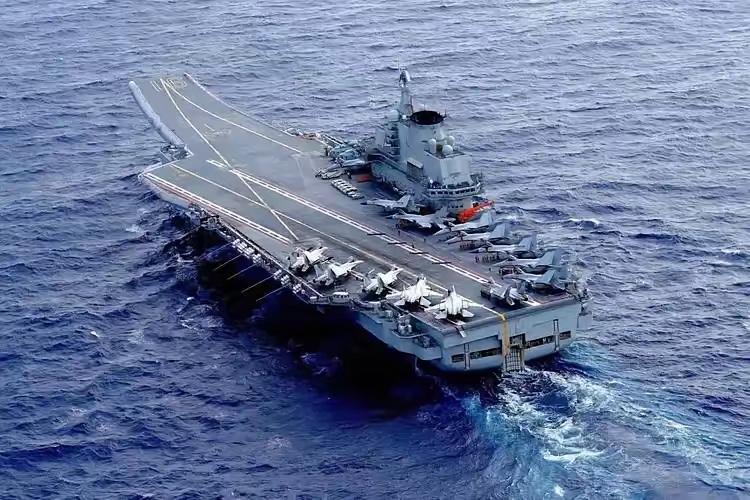 辽宁舰退役去向确定？但它的归宿让美国皱眉。不卖他国，不碎成钢屑，而是以最中国的方