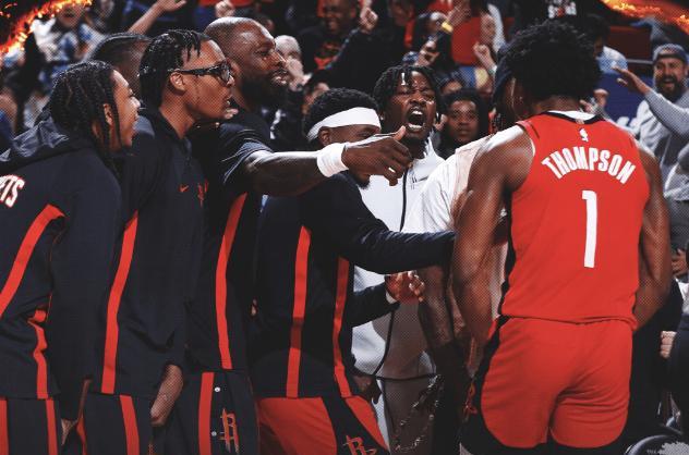 谢泼德的发挥凸显出乌度卡的蠢，有谢泼德玩什么五大啊！？乌度卡快来给你谢爹磕头！！