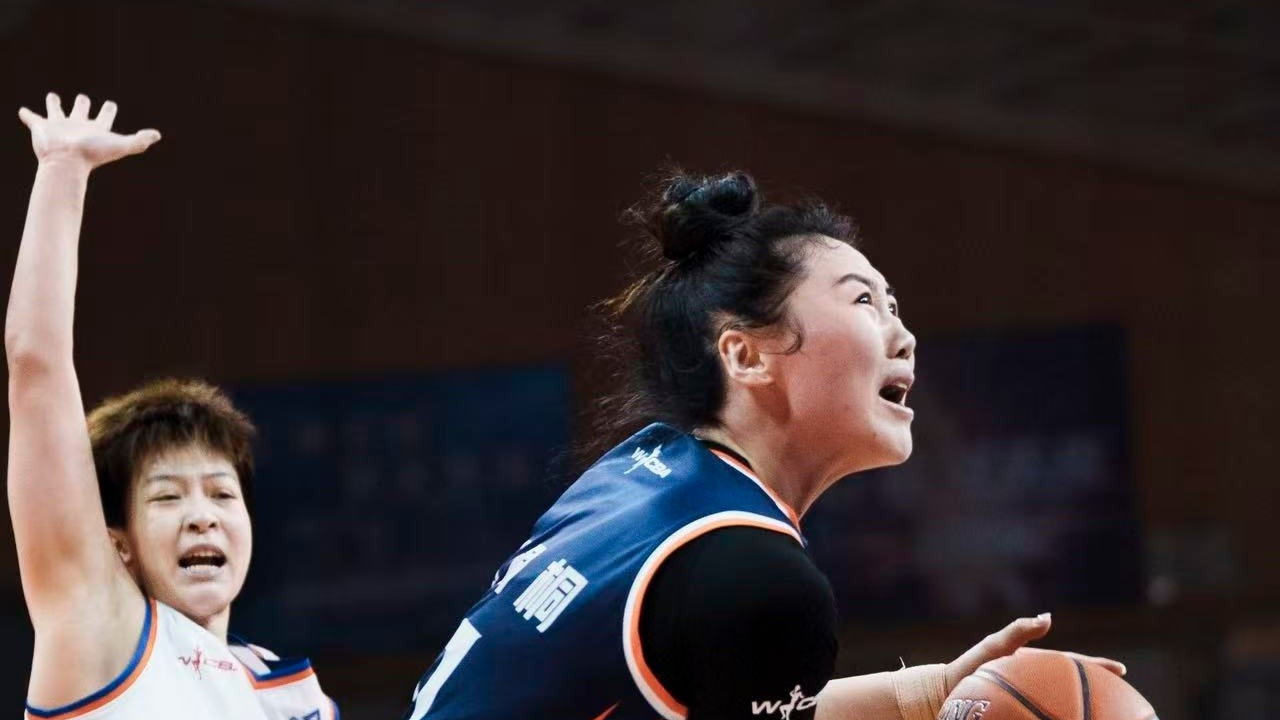 震撼回归！中国女篮31岁王牌大伤复出登顶双榜 宫帅重召核心