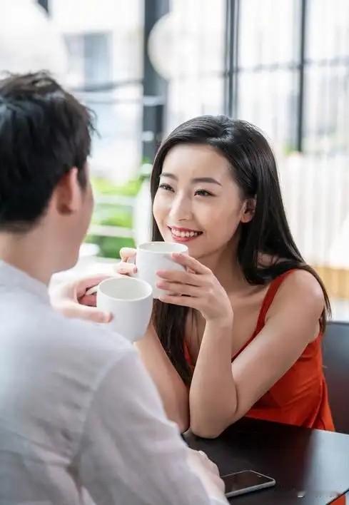乱来要付出代价！湖北咸丰，00后小伙疯狂追求比自己大17岁的已婚女子，两人很快成