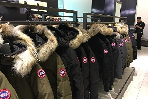 499的山姆羽绒服卖爆, 1万的加拿大鹅滞销: 这届中产, 不为溢价买单了
