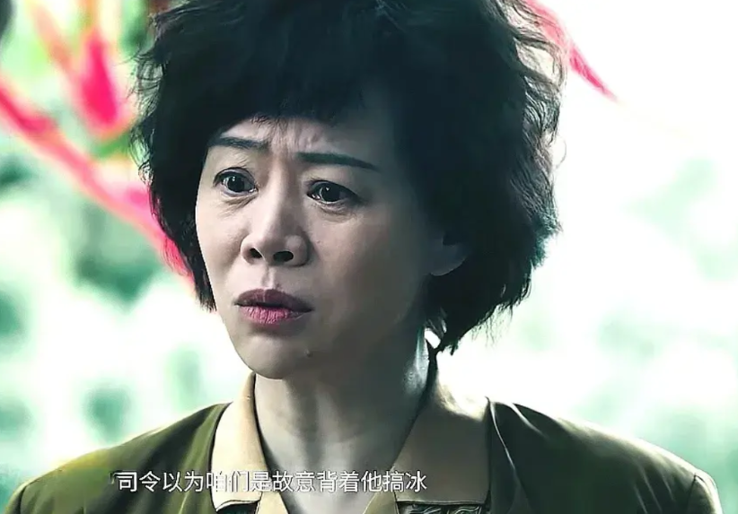 《扫毒风暴》罗炳章的老婆不容小觑，她不但是大毒枭背后的女人，帮罗炳章刺探消息、分