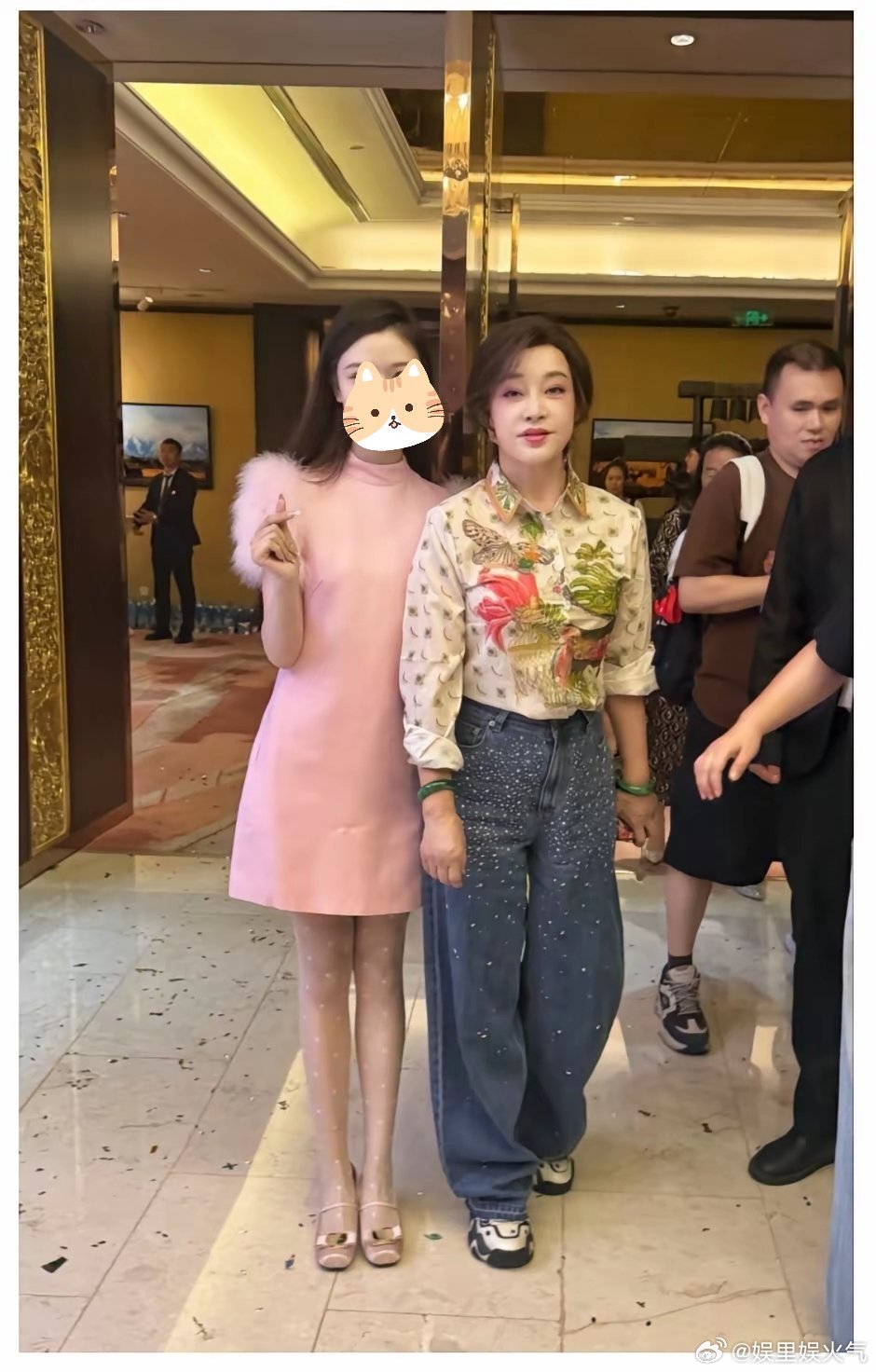 刘晓庆，除了眼神无光，身材真是绝了。​​​