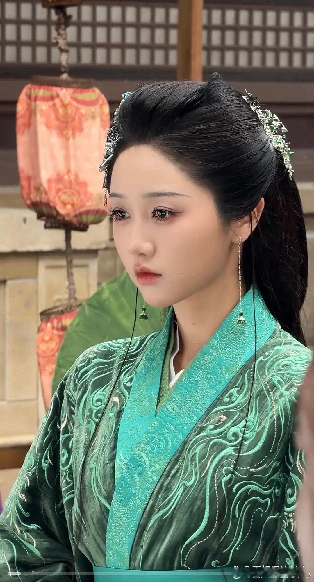短剧这么快就把鞠婧祎的造型抄过来了​​​