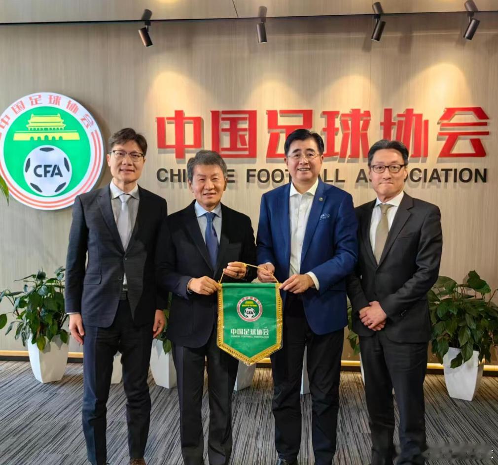 近日刚刚结束访问中国的韩国足协主席郑梦奎，在个人社媒上发文，他表示上周到中国的访