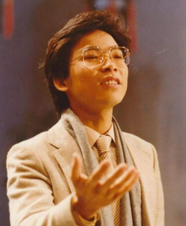 [点赞]1982年，张明敏唱完《我的中国心》后，被香港乐坛除名，正当他心灰意冷