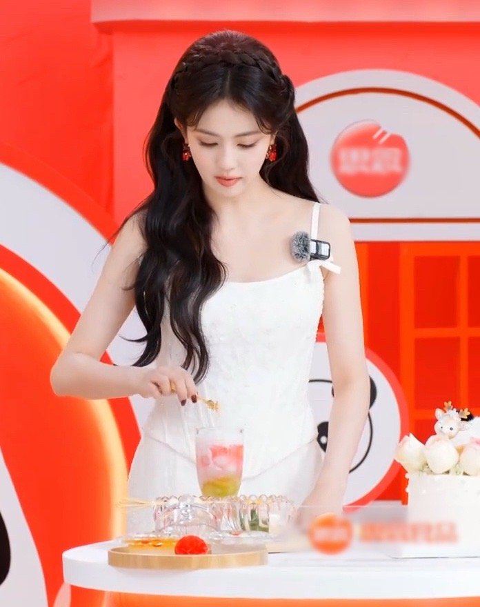 谁能拒绝白鹿用汤圆做的奶茶全网呼叫一份汤圆奶茶教程！白鹿这波DIY把甜蜜和创意