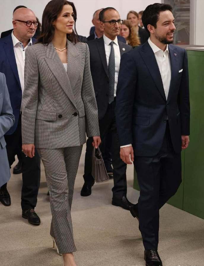 约旦凯特抵达德国柏林访问！🤩约旦王储侯赛因携王妃拉杰瓦赴德，至职业培训