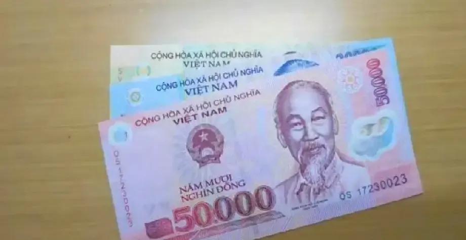 在越南开电子厂的老王年底算账，原本指望15%利润，结果汇率一跌，利润被吃掉六成。