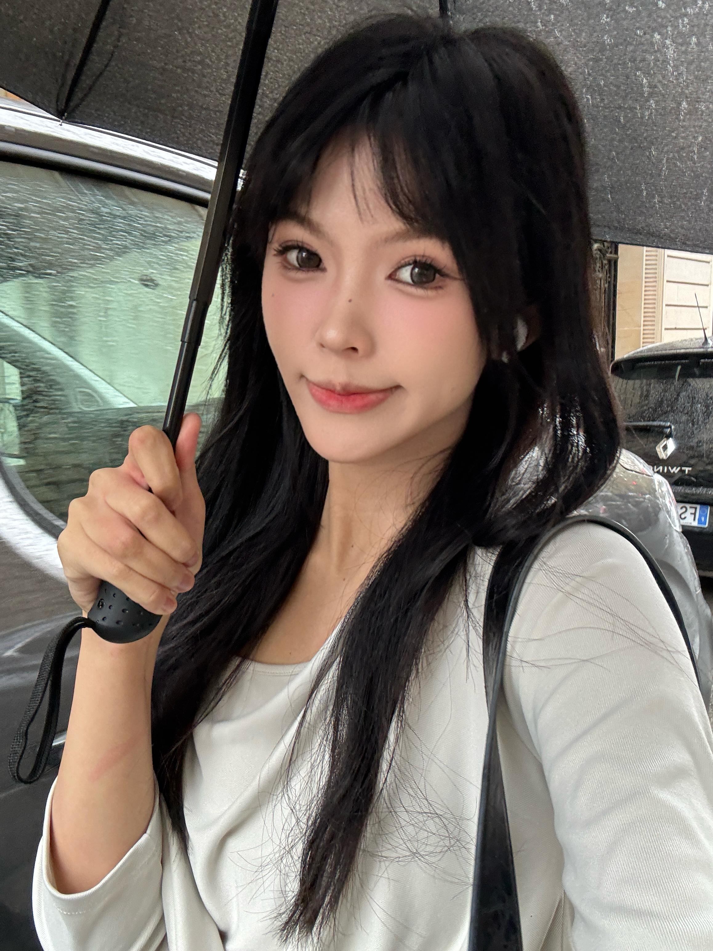主持麦麦晒照: 一个人走路是在和地球约会