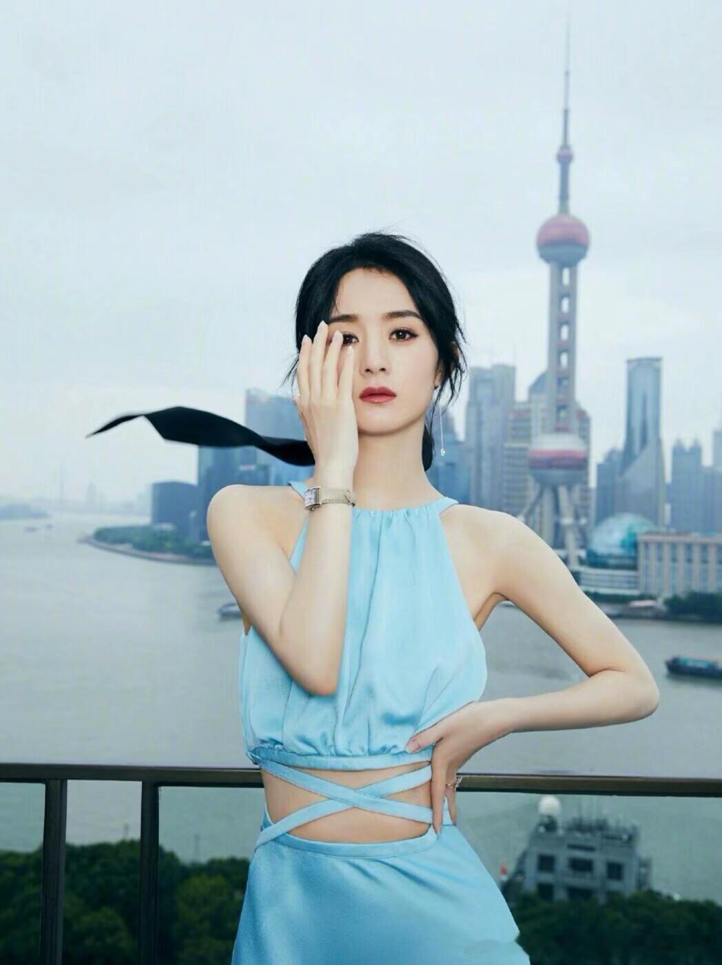 赵丽颖目前忙于带娃非诚勿扰