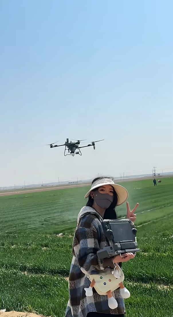 生在农村，长在农村，青衿远游，白首还乡。