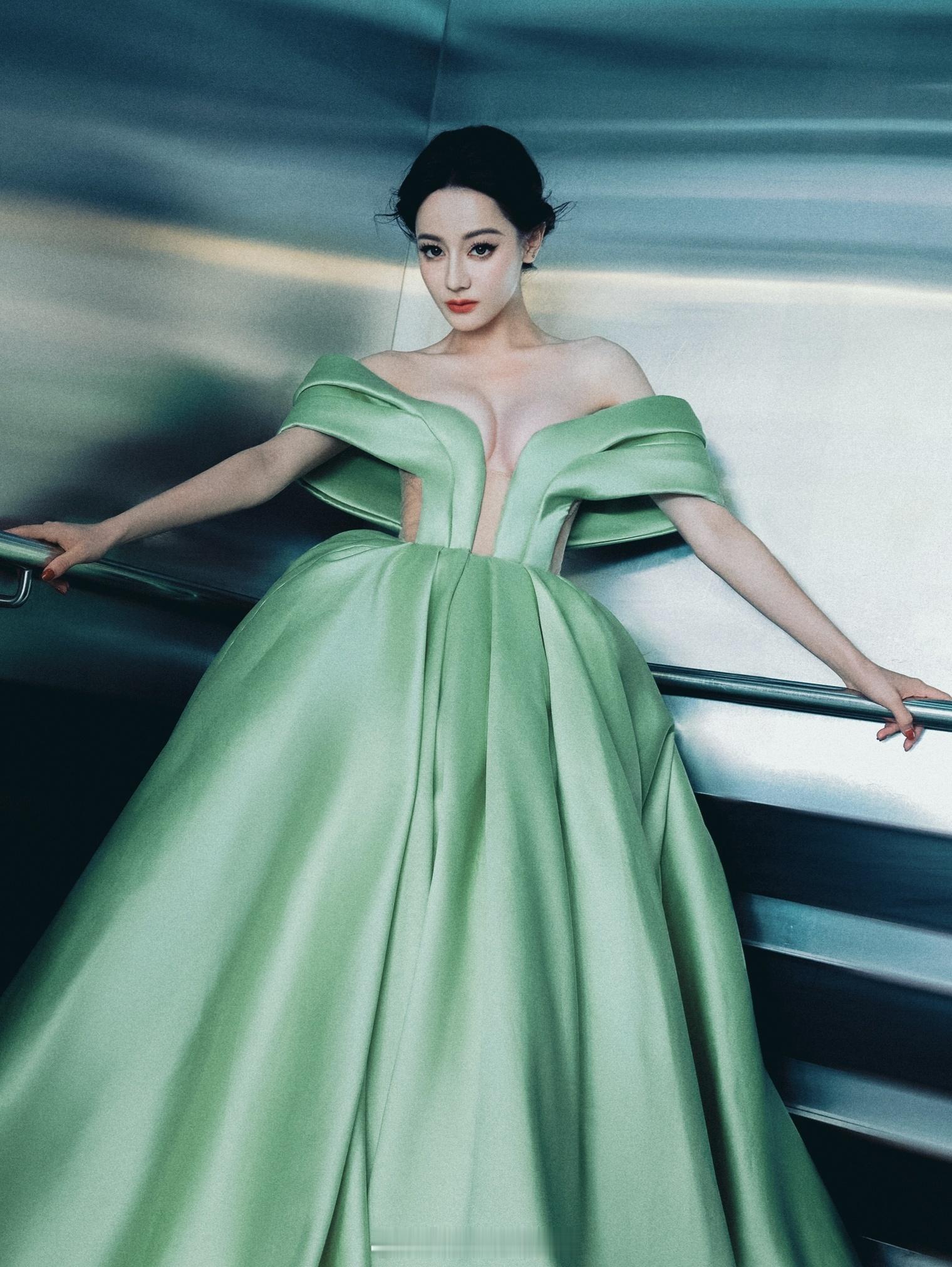 迪丽热巴高定礼服造型迪士尼公主𝘿𝙞𝙡𝙧𝙖𝙗𝙖🍀